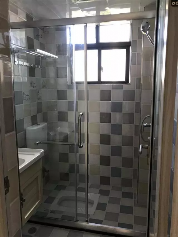 硬裝剛結束的137㎡新房，廚房櫃子內嵌到牆裡，鄰居紛紛上門模仿