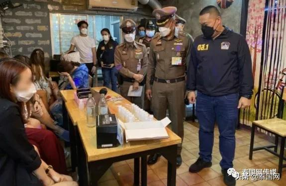 泰國新年眾生相：唐人街人山人海，交通死超新冠，餐廳客聚眾嗑藥