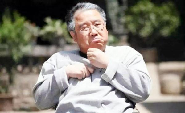 夜晚睡覺腿經常抽筋是缺鈣嗎？醫生：老年人頻繁抽筋，留心兩種病