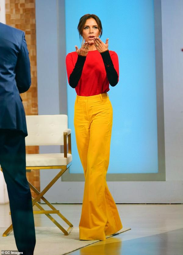 貝嫂也給弄成大厚唇了!外國觀眾看完節目狂呼:別再整了 貝嫂也給弄成大厚唇了!外國觀眾看完節目狂呼:別再整了