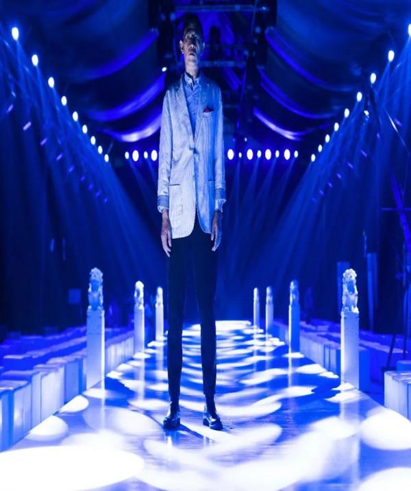 八大男神之—顏值與才華並存的國際超模