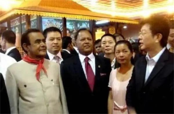 流落在中國的外國公主，皇室請她繼承財產被拒絕，並說已紮根中國