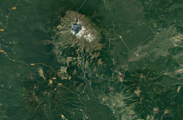 長白山旁望天鵝 - 那個殘破的火山口