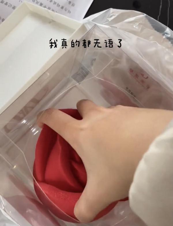 男子情人節送禮，結果痛失女朋友，網友：放過他吧