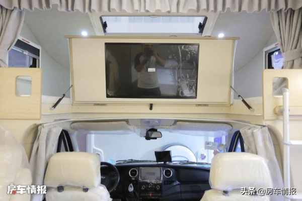 拓銳斯特釋出新車型，佈局用得少但空間真心大，一家四口住挺自在