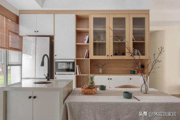 這對夫妻很明智，整個家不過度裝修，輕鬆打造出溫暖治癒人心的家