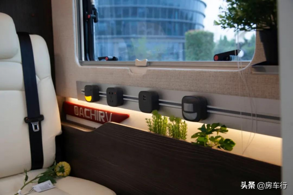 高顏值、高配置還帶乾溼分離衛浴間，高性價比的大馳T型房車來了
