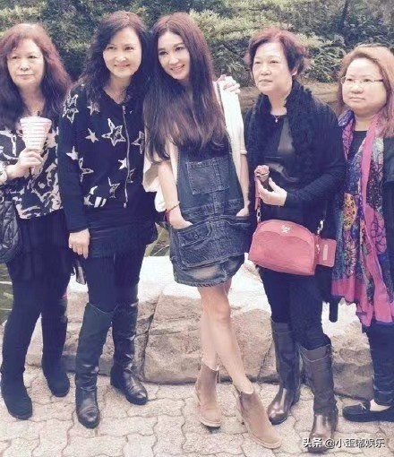 還在嘟嘴扮嫩的阿姨們，看看這些女演員，是如何超齡演出少女感