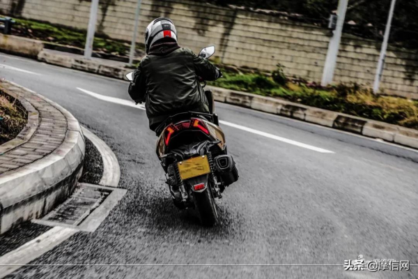 高顏帶感又好用——光陽Racing X150測評 高顏帶感又好用——光陽Racing X150測評