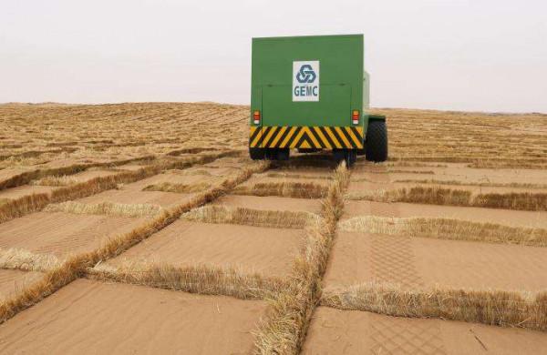 中國發明&OpenCurlyDoubleQuote;吞沙巨獸&rdquo;，一天能吞掉40畝沙漠，目前已在甘肅使用