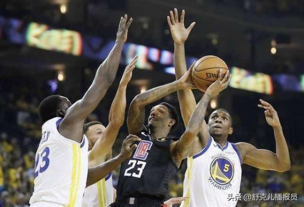 揭開真相，為何NBA球員下場後要立刻穿上外套，難道球館太冷了？