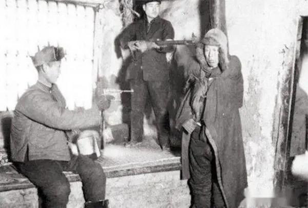 我軍副司令在銀川遇害,上級下令:一個軍全軍出動,連夜抓捕真兇 我軍副司令在銀川遇害,上級下令:一個軍全軍出動,連夜抓捕真兇