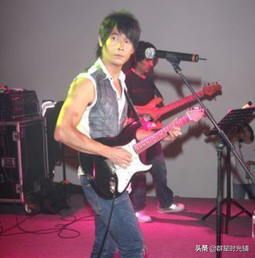 歌手黃品源：出生不凡經歷坎坷，和妻子離婚後復婚，如今兒女雙全