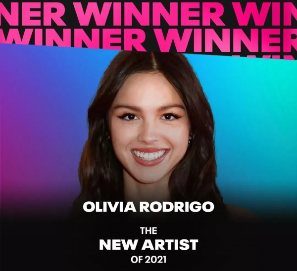 奧斯卡影后Halle Berry獲得了人民選擇獎偶像大獎