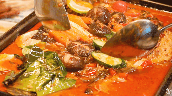 探魚新爆款「冬陰功烤魚」來了，一整個泰爽辣