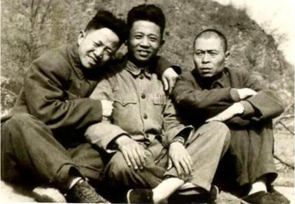 他是曾山，為國貢獻一生，毛主席多次讚揚，長子優秀，官至正國級