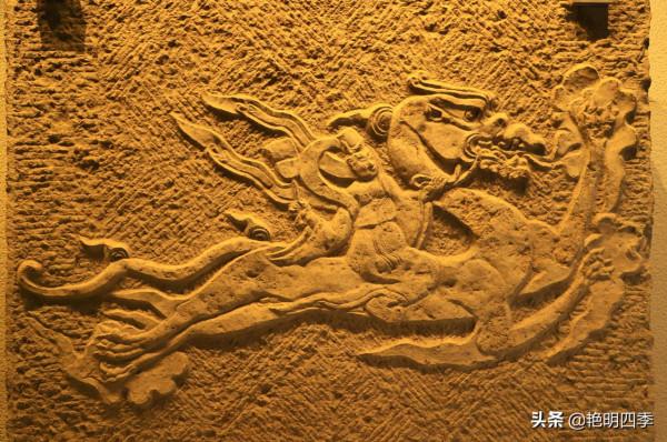 繼續走故宮西路，去看那些與太后們有關和無關的寶貝