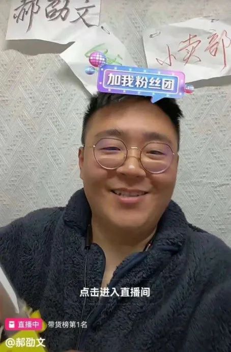 “英國吳磊”11歲憑顏值爆紅全球，如今卻胖到形象全毀，太辣眼