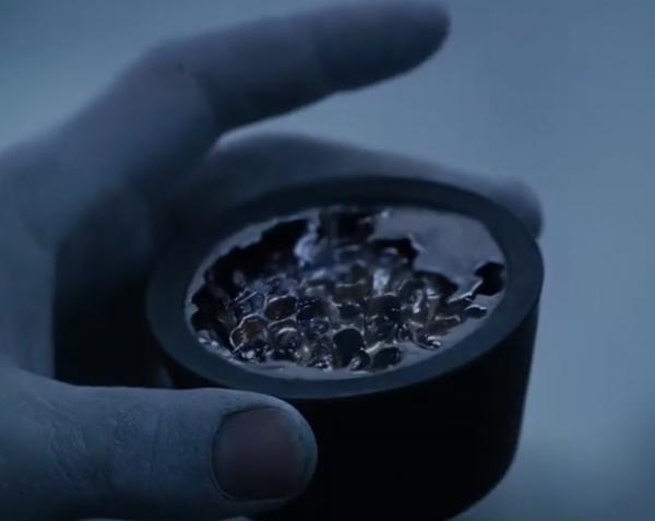 揭秘《普羅米修斯》裡的黑水到底是什麼?異形究竟從何而來? 揭秘《普羅米修斯》裡的黑水到底是什麼?異形究竟從何而來?