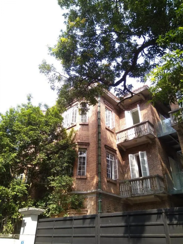 危房也能賣1.2個億? 危房也能賣1.2個億?