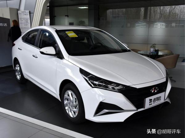 5.0L不到的油耗，實惠又省油，自動頭燈，實拍悅納