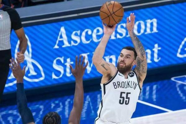 在籃網隊打出名堂的邁克-詹姆斯，為什麼在NBA消失了？他去哪了