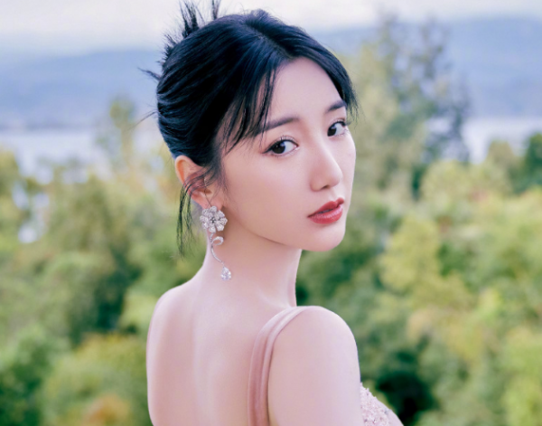 Q4待播劇：靳東楊冪有望出爆款，趙麗穎楊紫新作將隔空對打