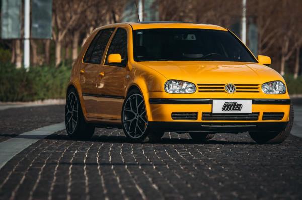 2萬買30萬改的高爾夫4，玩老車你需要準備什麼？