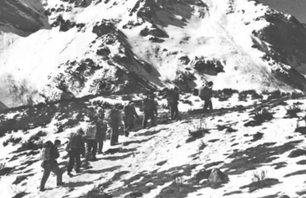 1935年,22名勇士飛奪瀘定橋後銷聲匿跡,40年後才在河北找到線索 1935年,22名勇士飛奪瀘定橋後銷聲匿跡,40年後才在河北找到線索