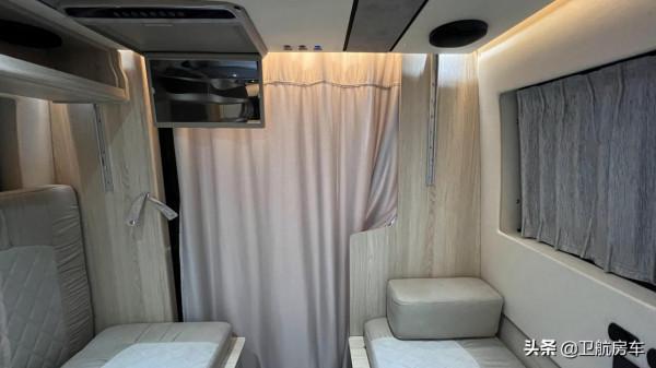 六座房車帶私人影院還有兩張雙人床