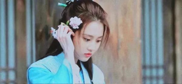 現代裝一般古裝卻美出天際，這些女星個頂個的好看，可就是紅不了