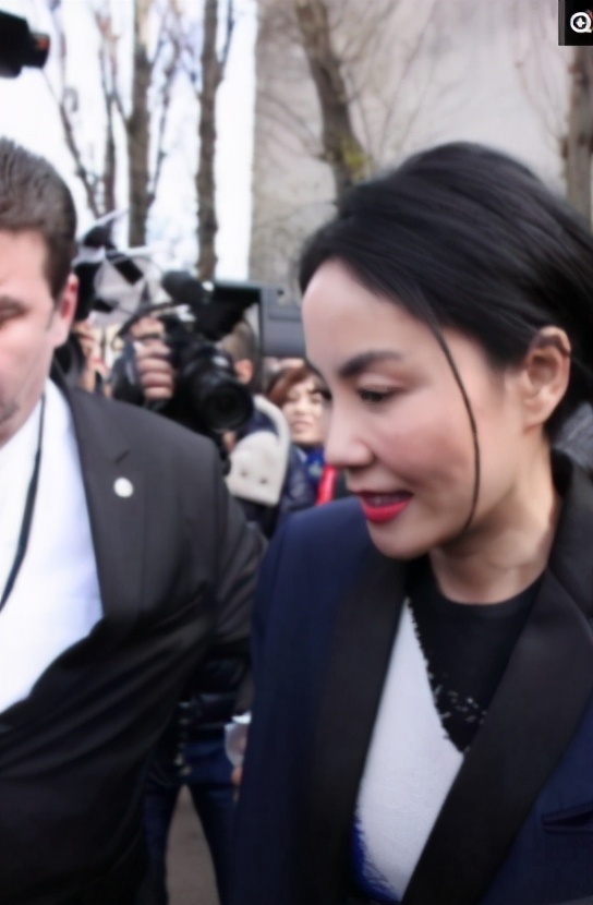 路人抓拍到的王菲,盡顯老態,網友:看來謝霆鋒是真愛 路人抓拍到的王菲,盡顯老態,網友:看來謝霆鋒是真愛