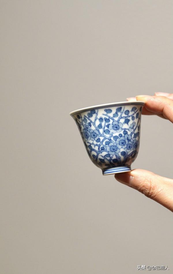 青花寒梅鈴鐺杯「遠山煙雨·青梅伴月」 青花寒梅鈴鐺杯「遠山煙雨·青梅伴月」