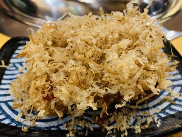 4人吃燒烤，10道菜花費400元，曬到朋友圈，大家說吃不飽