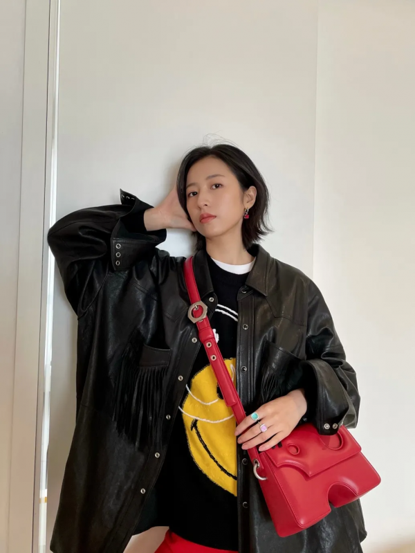 克萊因藍過時了？2021年的4個秋冬流行色，顯白又高階