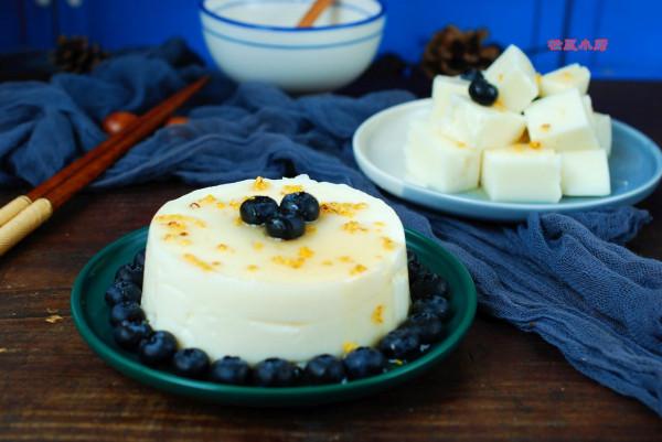 過完年，用家裡喝不完的牛奶做一道美食，無油不長胖，可勁兒吃