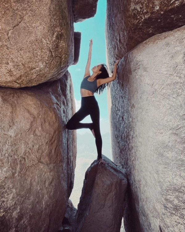 42歲呂麗君約型男做瑜伽,高難度動作看呆網友,這實力是什麼水平 42歲呂麗君約型男做瑜伽,高難度動作看呆網友,這實力是什麼水平