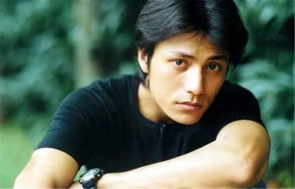 美男子產地還得看巴蜀！10位川渝男星，個個俊秀如玉，半數是頂流