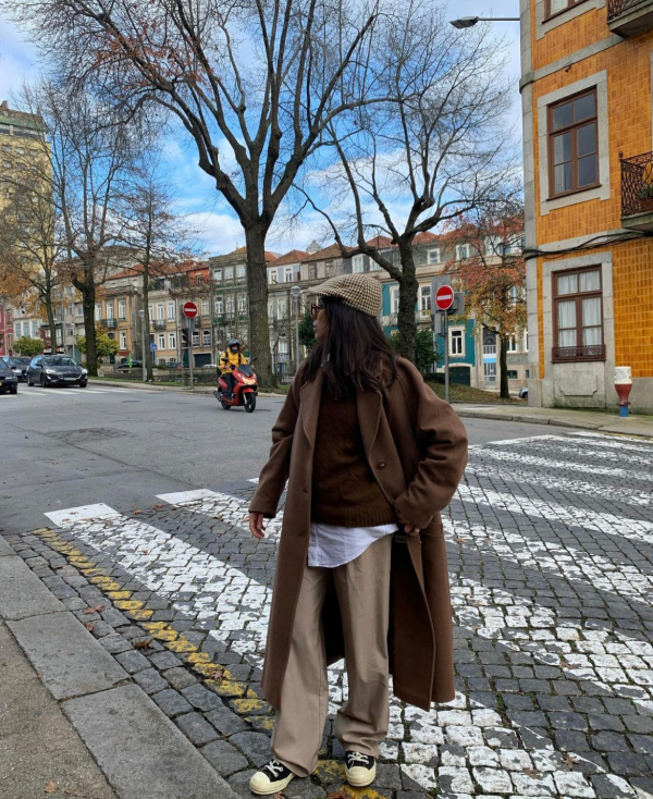 冬天，“長大衣+平底鞋”才舒服，借鑑這5款平底鞋，實用又時髦