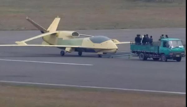 前所未有的自信!中國空軍在珠海航展上公開展示兩款絕密無人機 前所未有的自信!中國空軍在珠海航展上公開展示兩款絕密無人機