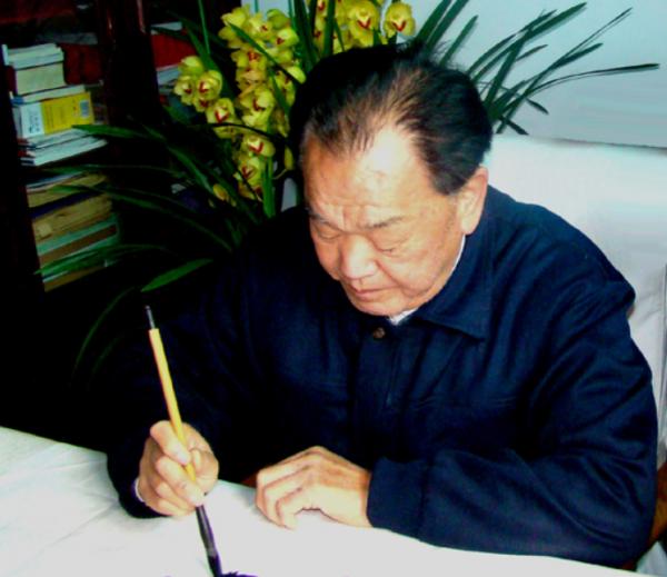 前省委書記毛致用,官至副國級,退休回家做農民種地,養鴨、餵魚 前省委書記毛致用,官至副國級,退休回家做農民種地,養鴨、餵魚