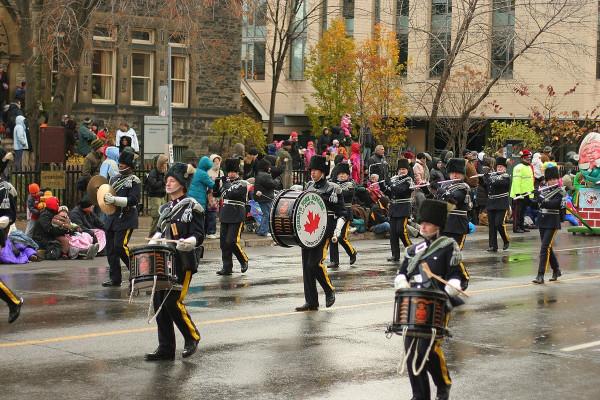 英國女王二兒子被收回軍職，多達14個名譽團長，殿下頭銜也丟了