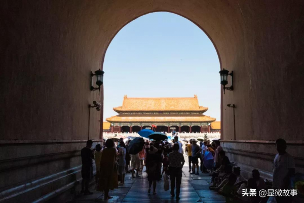 那些在路上的老年人:在景區找不到廁所、不會手機買票 那些在路上的老年人:在景區找不到廁所、不會手機買票