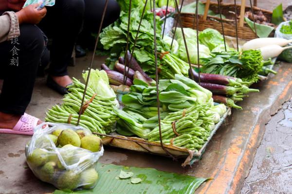 太“野”了，雲南菜市場引網友圍觀，逛菜市場像逛“野生博物園”