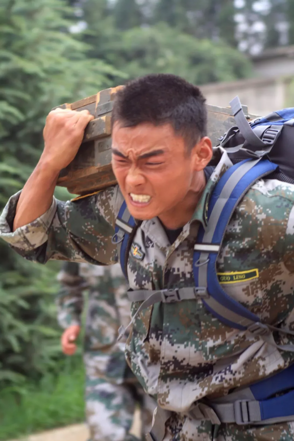 ";強軍精武河南兵”侯國領榮獲全軍備戰標兵個人 ";強軍精武河南兵”侯國領榮獲全軍備戰標兵個人