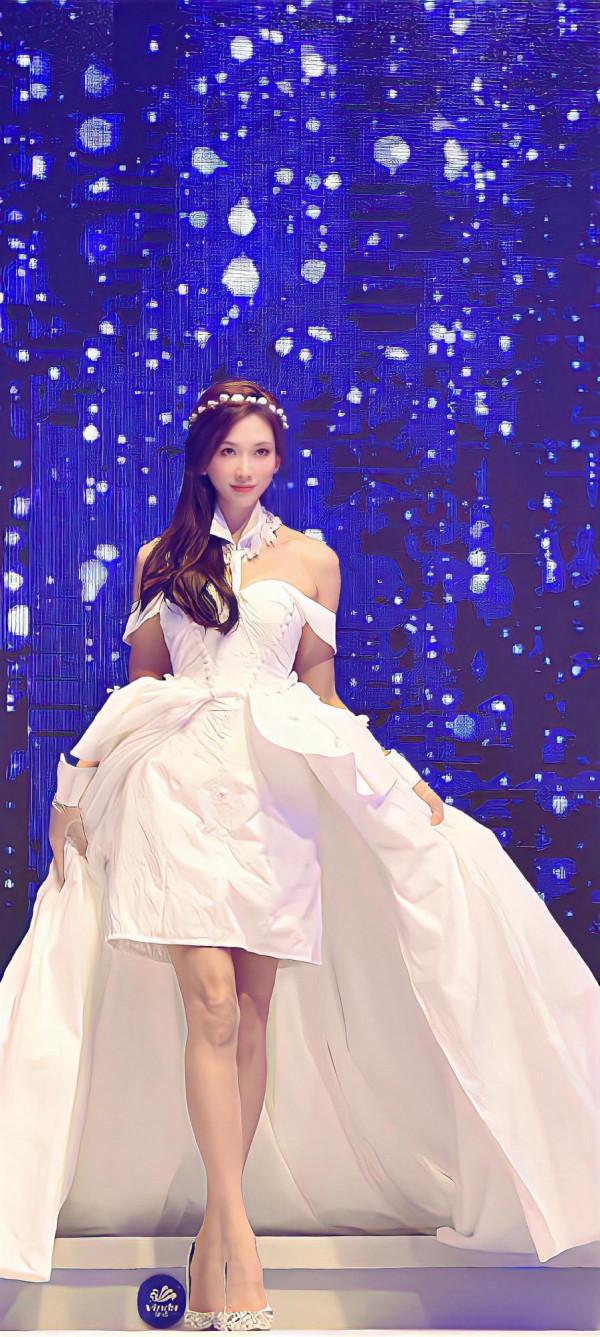 志玲姐姐近日活動圖曝光，年近五十依舊美麗如仙，宛如少女