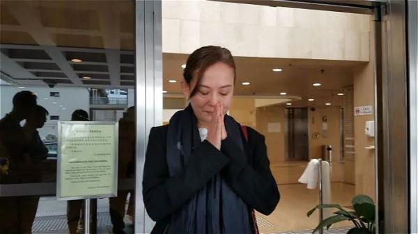 翁靜晶的“忘年戀”:“爹式”婚姻長達29年,張國榮曾為她著迷 翁靜晶的“忘年戀”:“爹式”婚姻長達29年,張國榮曾為她著迷