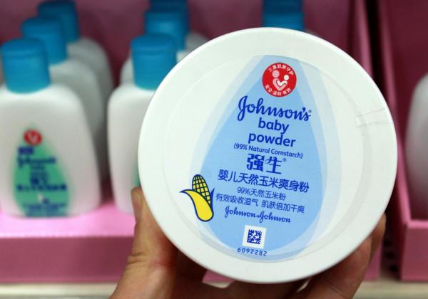 強生135年不敗神話：從未虧損，陷“爽身粉致癌事件”，賠償300億