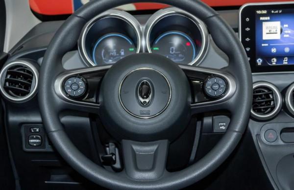 6.98萬的純電動小車,長得很可愛,上下班開會很拉風 6.98萬的純電動小車,長得很可愛,上下班開會很拉風