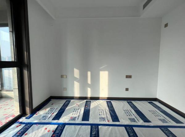 精裝修天花板：萬科翡翠書院美式裝修進行時